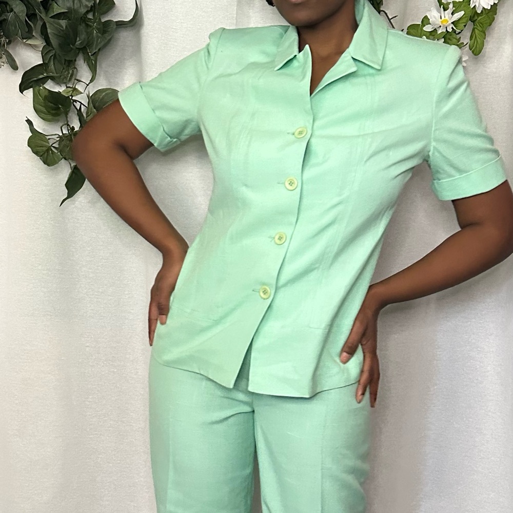Gissett Collection vintage 80s mint green women’s pantsuit